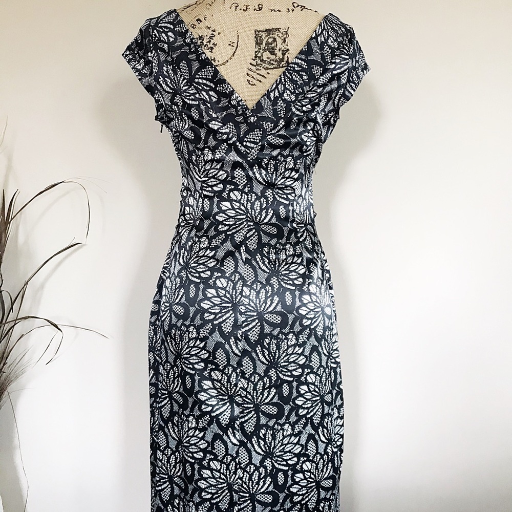 •Maggy London• floral lace sheath dress - Picture 2 of 7